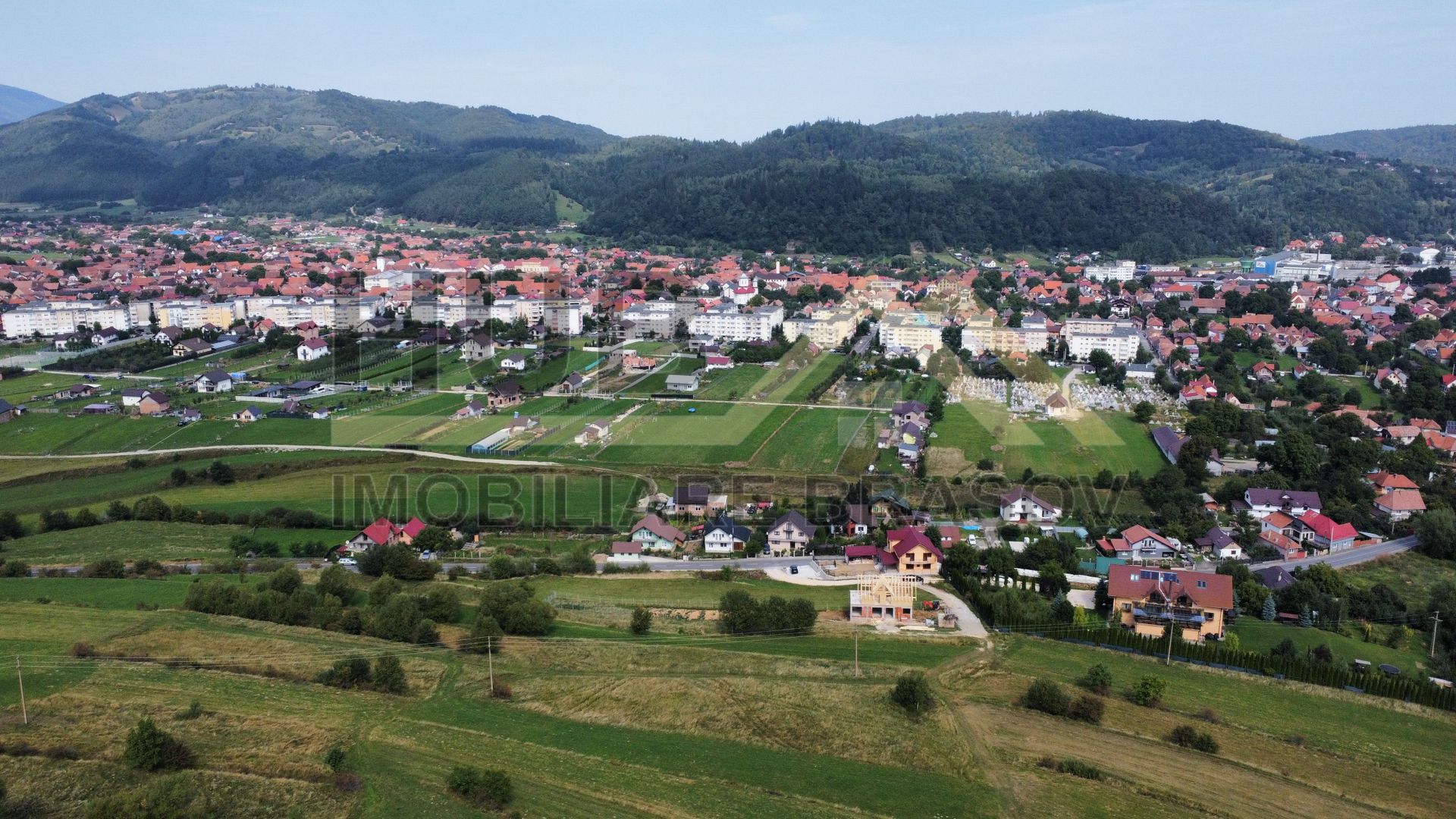 Teren de Vanzare Zarnesti | Utilitati | 3.698mp - Poză 2