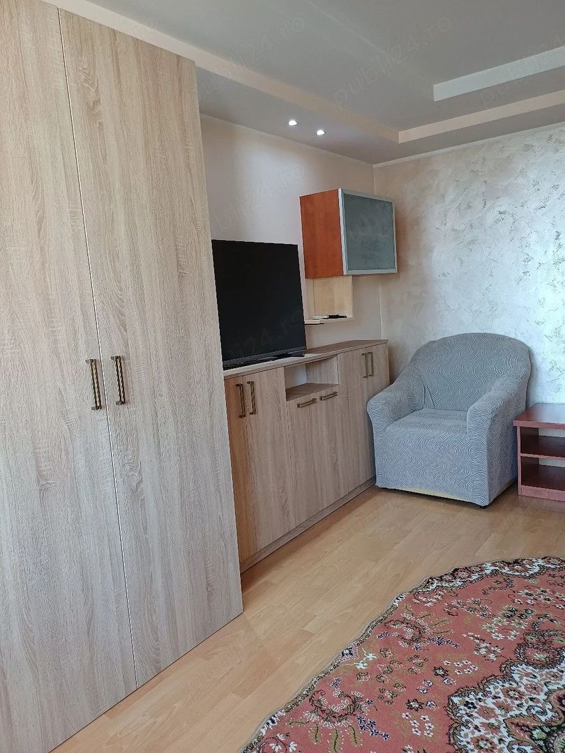 De inchiriat apartament 2 camere micro 20, et. 9, 350 euro negociabil - Poză 8