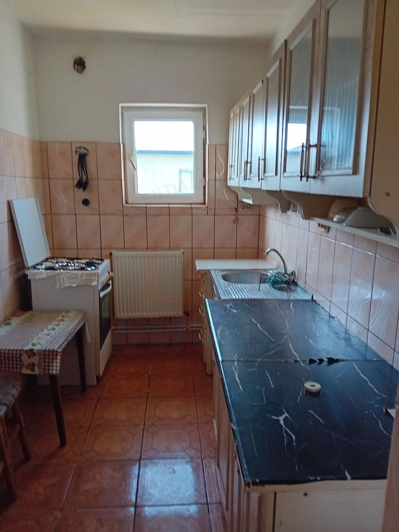 PROPRIETATE P+P1 CU 10 CAMERE – DE ÎNCHIRIAT SAU DE VÂNZARE - Poză 10