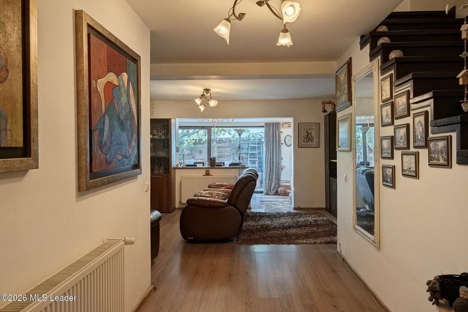 Padurea Cernica - Casa P+1+Pod Inalt, Lot pe Colt 250 Mp, Mobilata - Poză 4