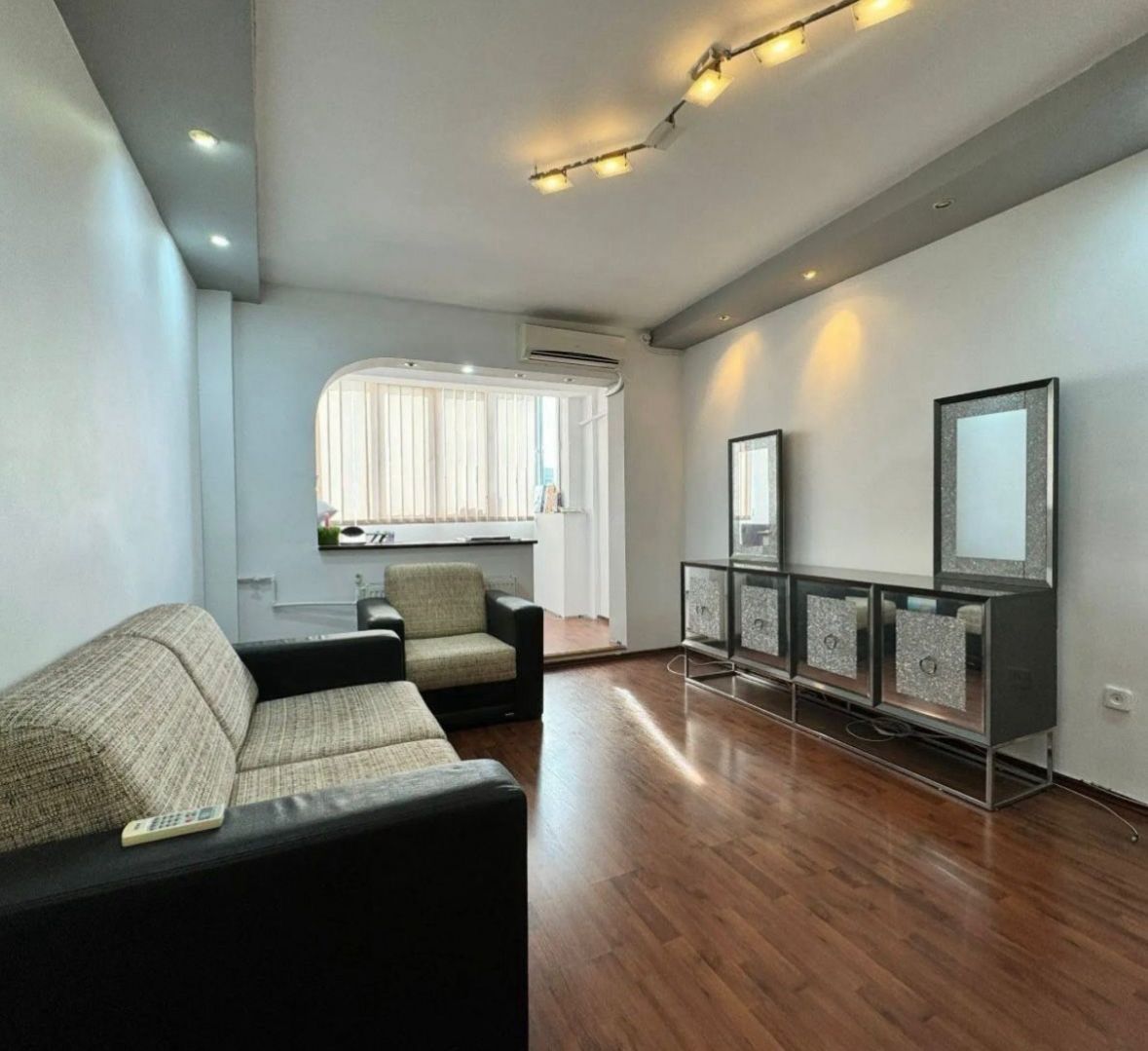 AP. 2 CAMERE DRISTOR, BUCATARIE INCHISA, METROU 2 MIN, COMISION 0% - Poză 1