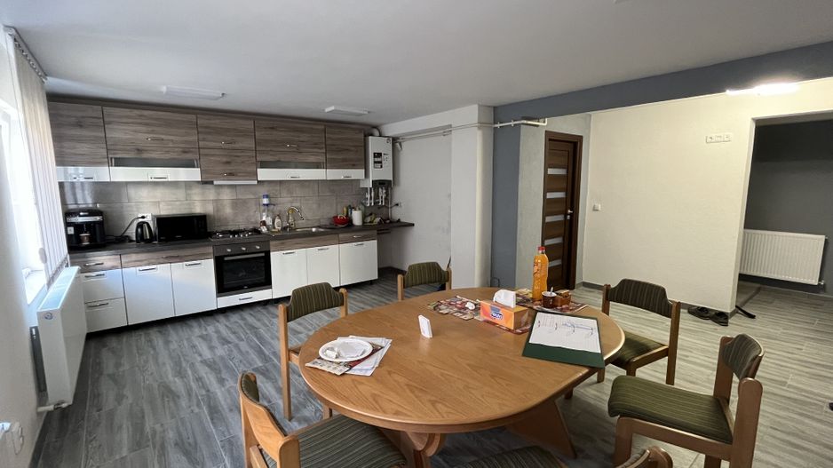 Apartament cu 4 camere de vânzare in Sebeș. - Poză 1