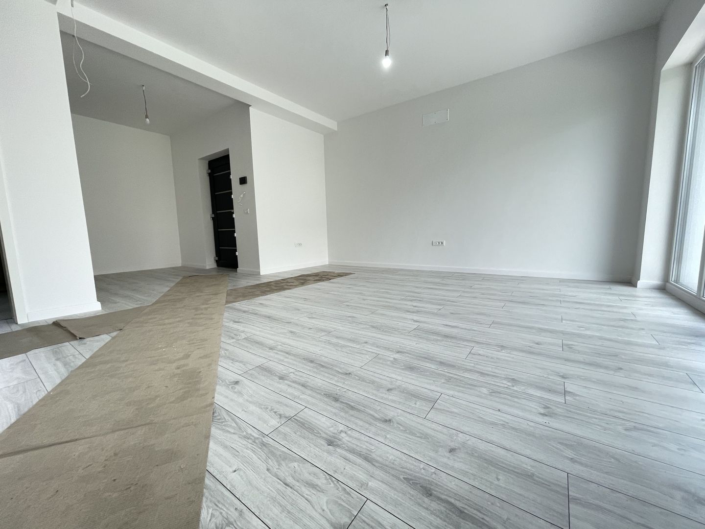 Duplex despărțit prin spațiu tehnic - Poză 1