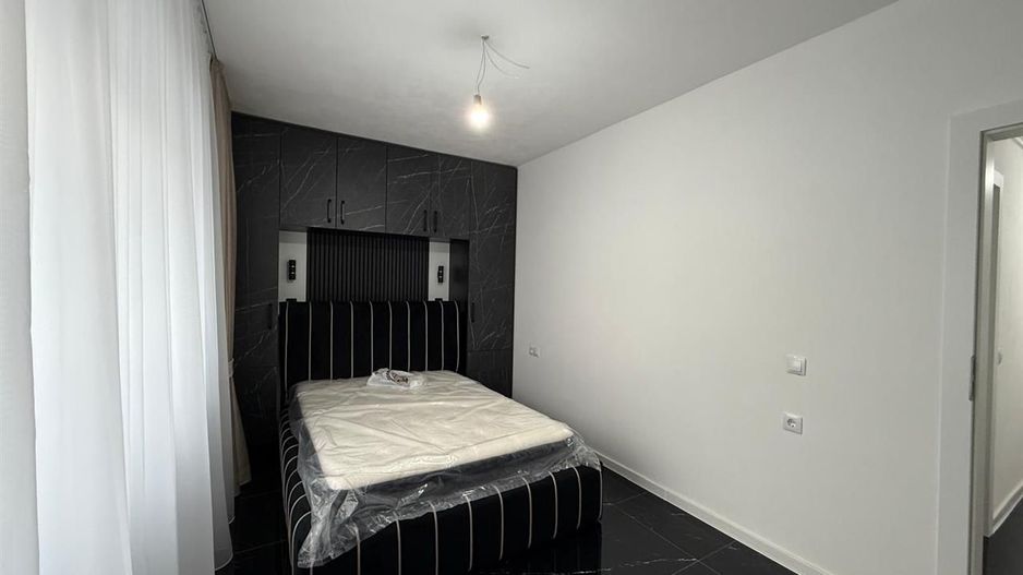 Apartament de vânzare 2 camere decomandate, mobilat și utilat - Poză 4