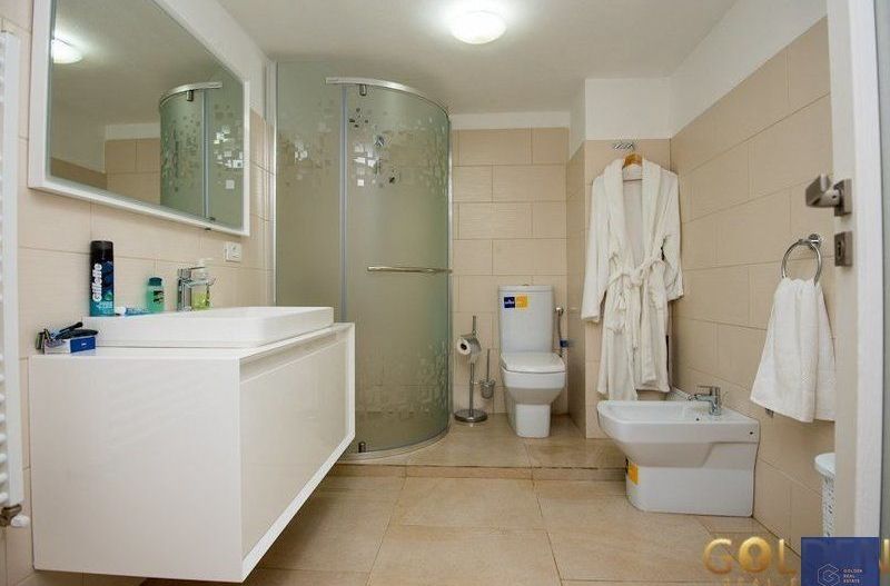 Apartament  B-dul Revolutiei, cladire perioada interbelica, comision 0% - Poză 9