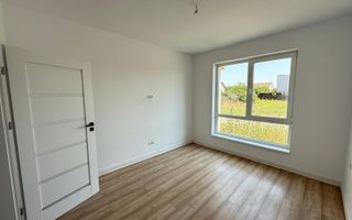 Finalizat. Gradina proprie.Pozitie excelenta - la asfalt. Loc de parcare. - Poză 4