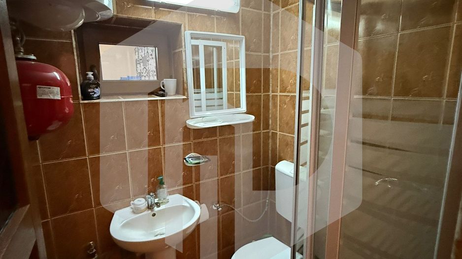 Casa individuala } Orlat | 250 mp Teren | Terasa inchisa - Poză 10