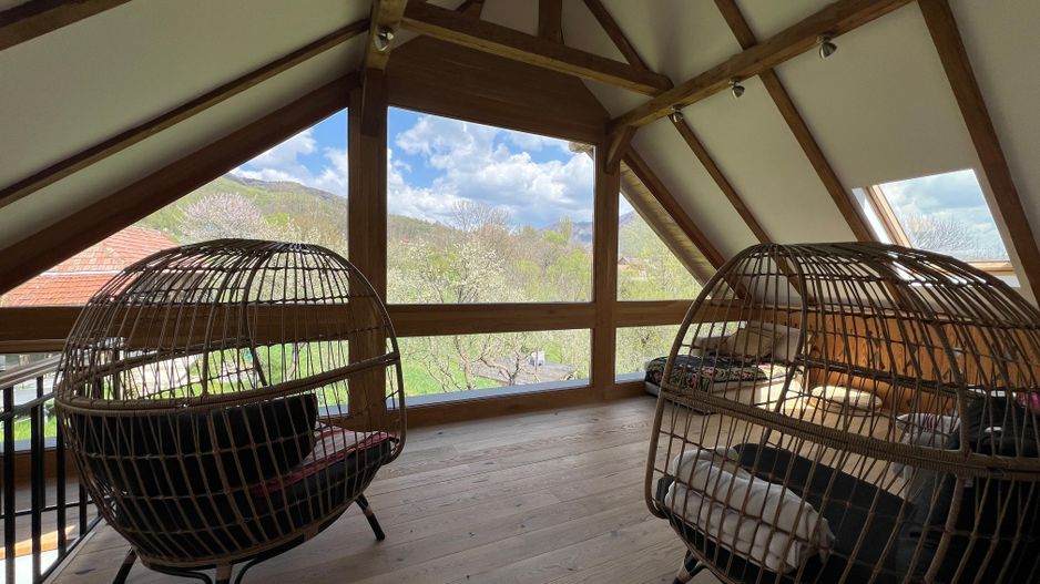 Conac 10 camere | renovat integral | Arefu | Baraj Vidraru - Poză 11