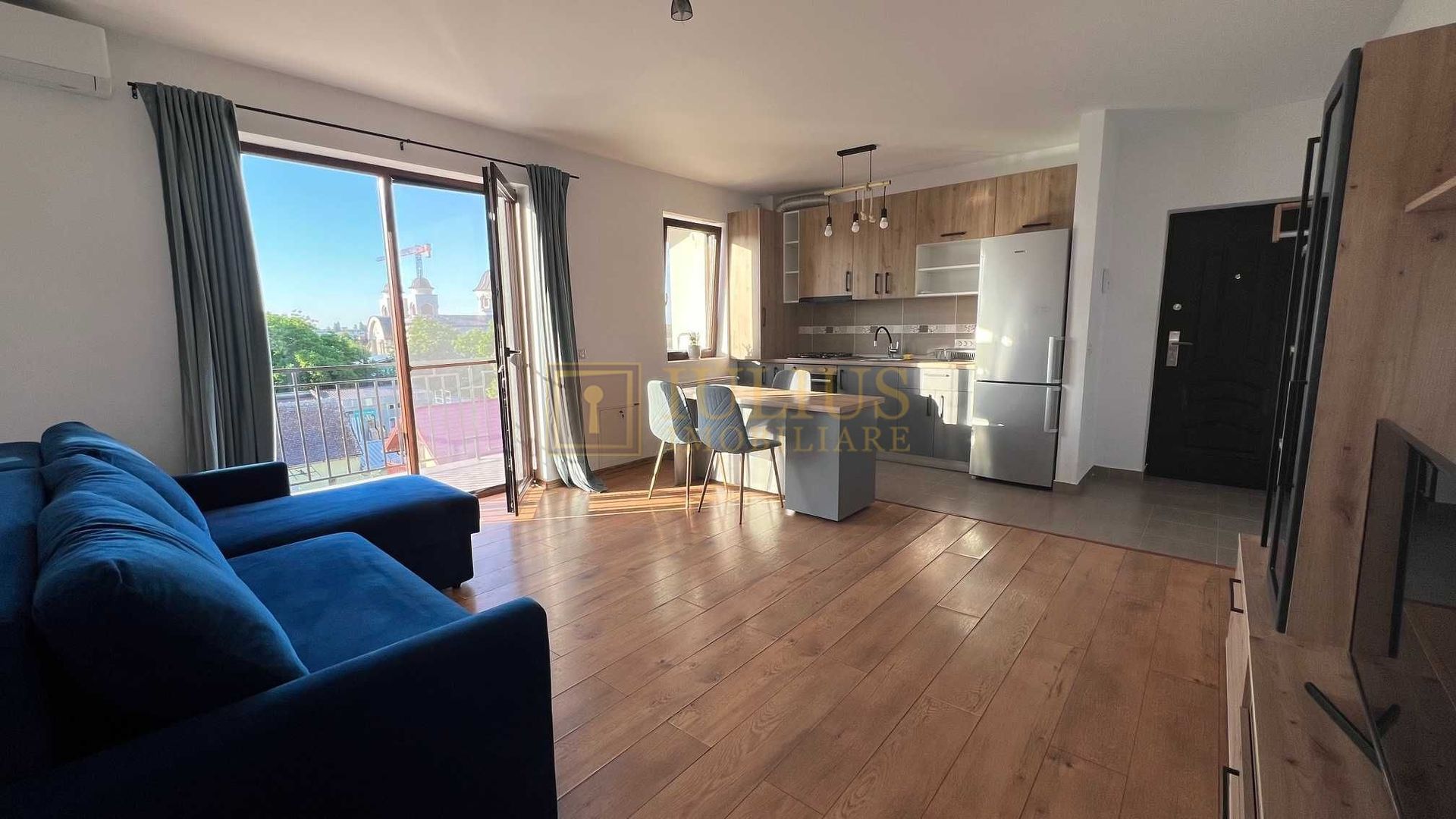 2 camere| Giroc (central)| loc de parcare| apartament spatios| - Poză 1