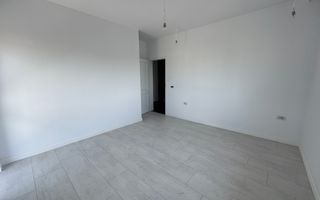 Casa cu 5 camere , 3 bai si garaj in Dumbravita - Poză 9