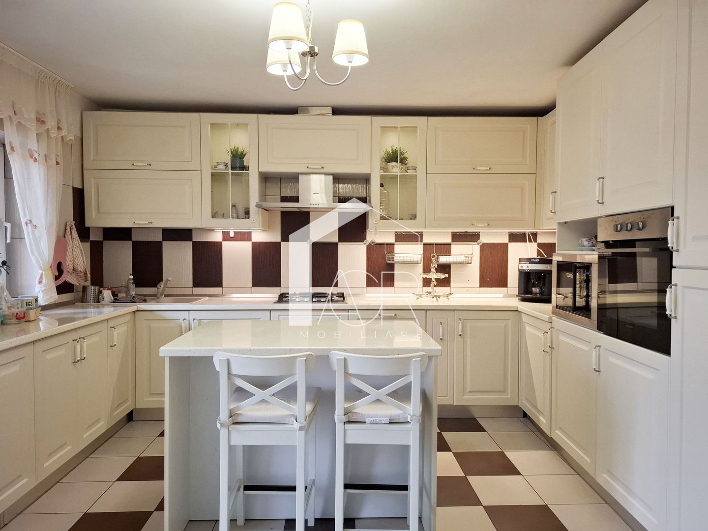 Casa P+M, cu 5 camere, zona Central - Poză 4