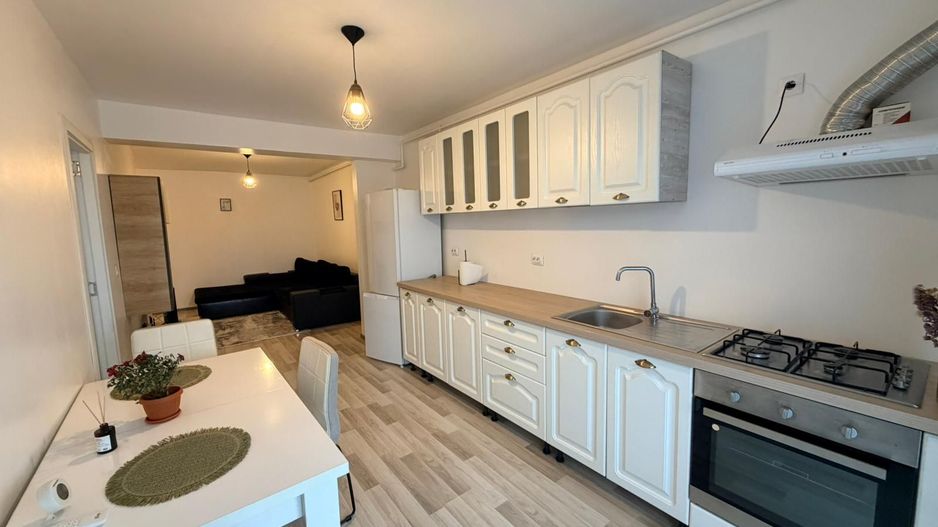 Apartament 2 camere, etaj intermediar, garaj, zona Corneliu Coposu - Poză 2