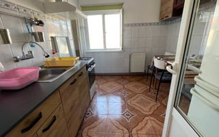 Apartament spațios cu două camere, etajul 4 cu acoperiș. - Poză 11
