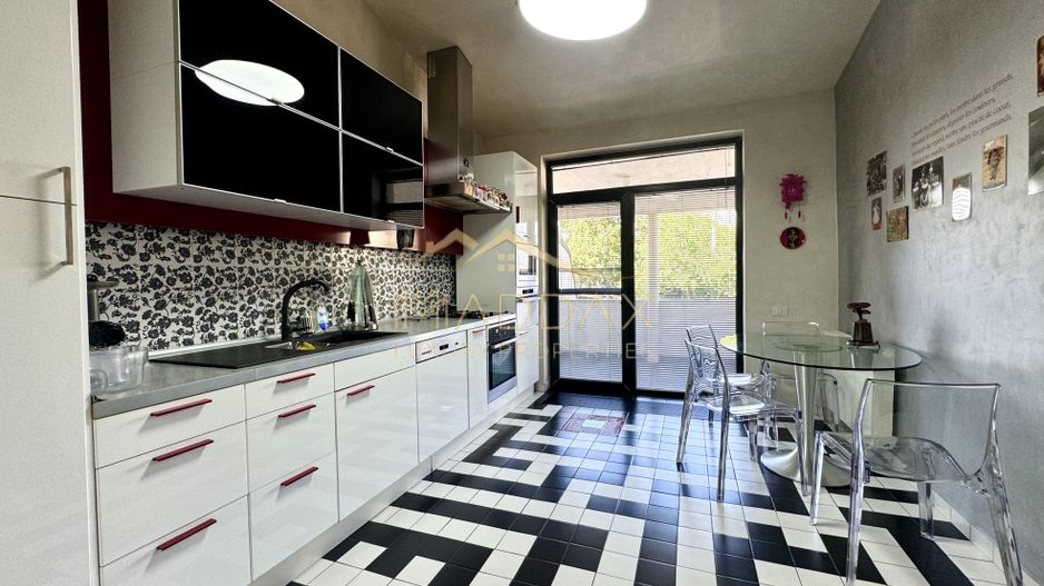 Vila cu 5 camere *344mp* + 400mp Teren // Zona Bucurestii Noi - Poză 16