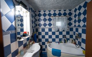 Casă modernă și cochetă cu grădină frumoasă în Techirghiol - Poză 10