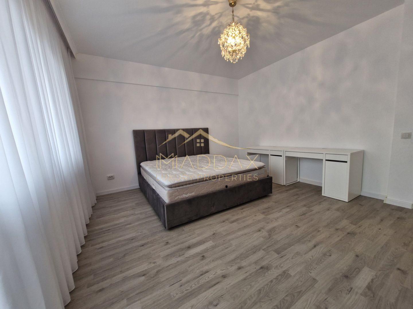 Apartament *4 camere *110mp* // Parcare - Poză 19