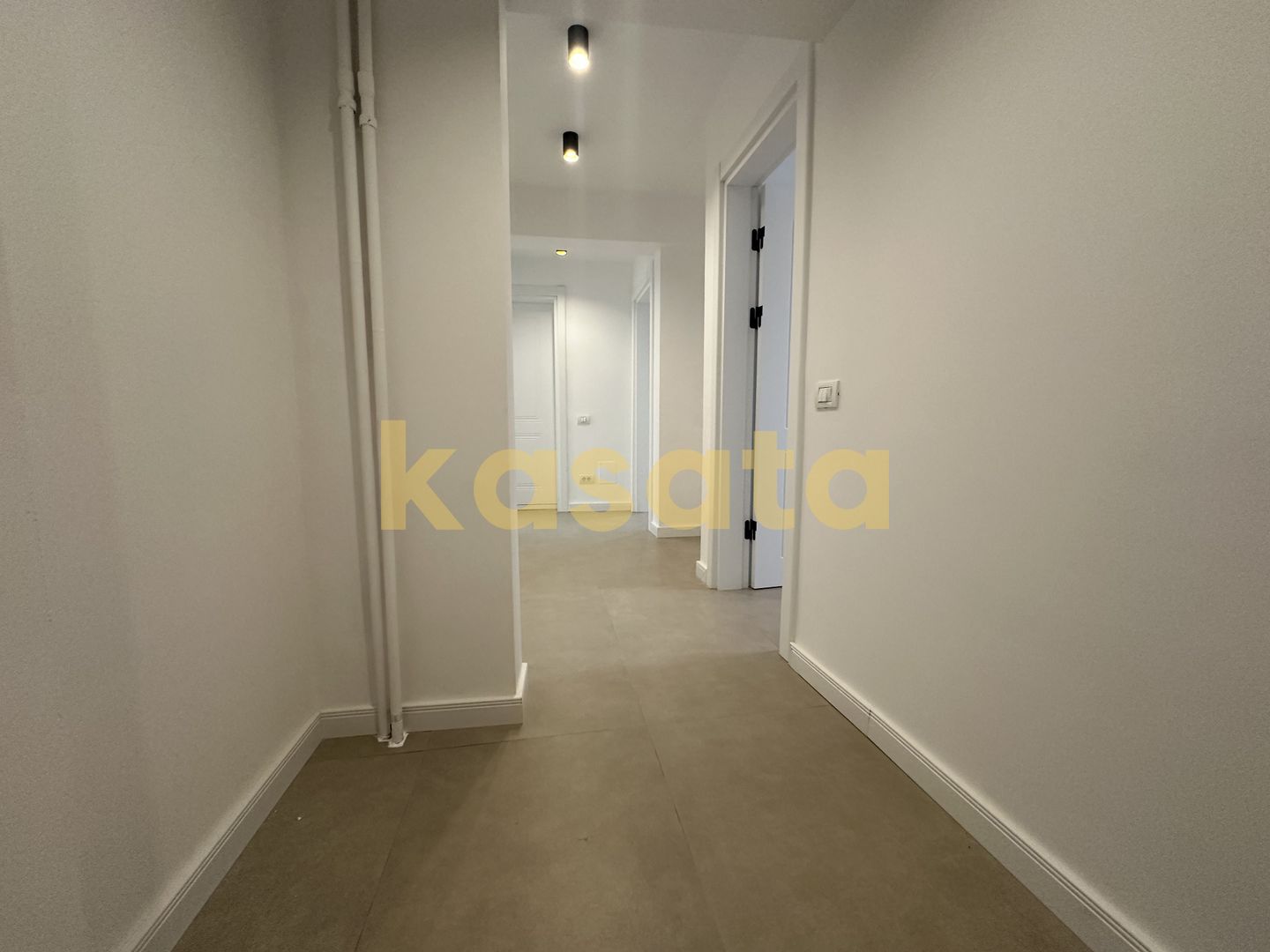 Apartament 3 Camere 🏡 | Universitate 📍| Centrală de Bloc 🔥 | Boxă - Poză 14