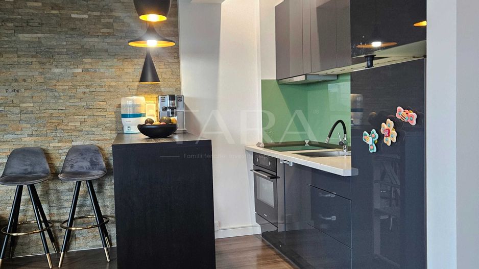 Apartament premium cu 2 camere, dressing și două balcoane generoase. - Poză 2