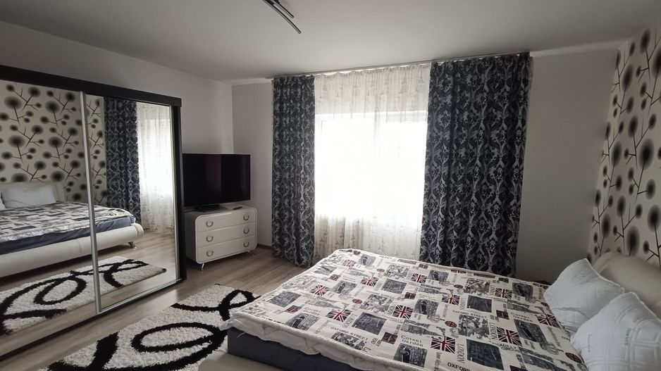 Casa cu 3 camere, 150 mpu, mobilata, utilata, garaj, curte, Ampoita - Poză 1