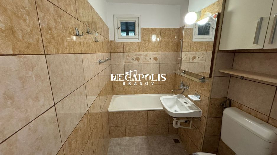 Apartament cu 3 camere Calea Bucuresti - Poză 7
