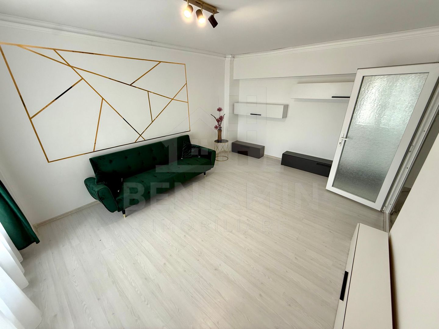 2 decomandate - centrala proprie - AC - mobilat - utilat - Rovine - Poză 2