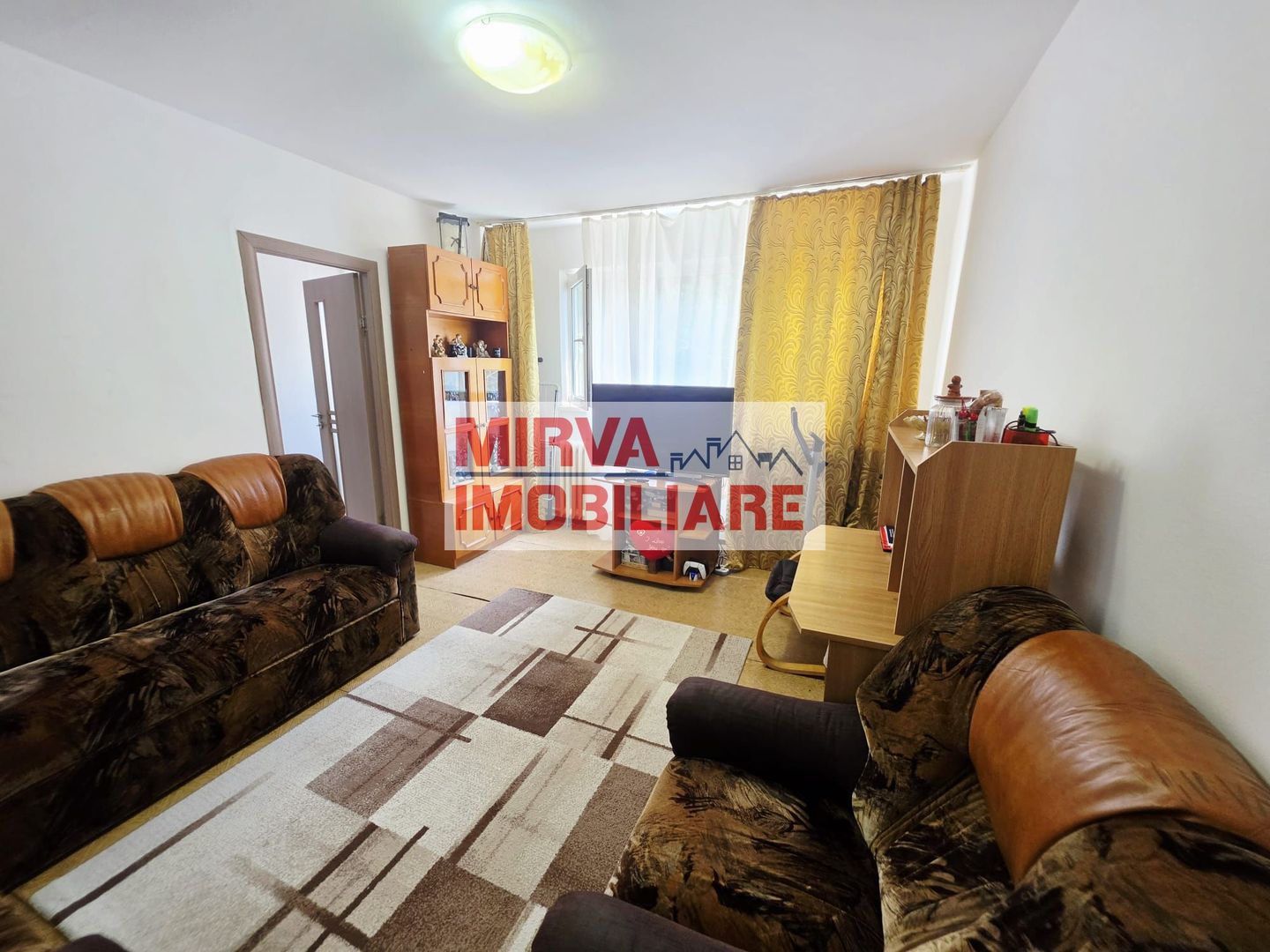 Apartament 3 camere, etaj 3, Malu Roșu – Str. Rîșnovenilor - Poză 1