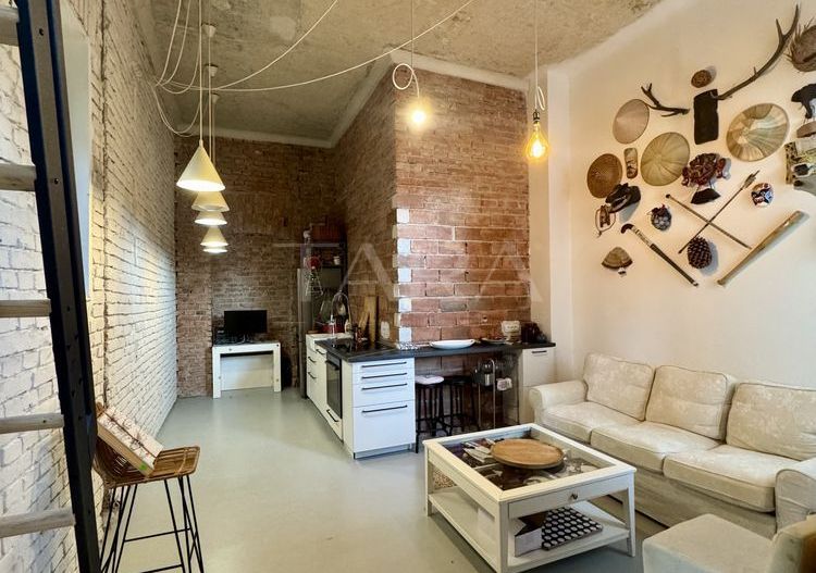 Apartament deosebit în centrul Clujului. Parcare in Curte. - Poză 3