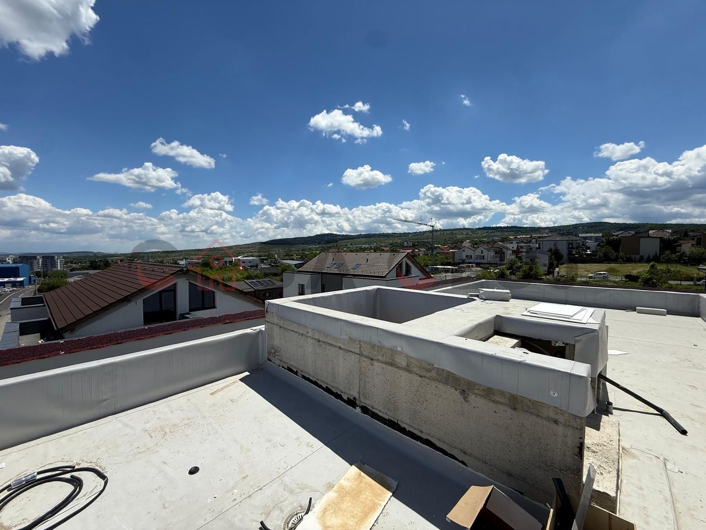 View panoramic , 3 camere +birou/dressing , parcare, Europa - Poză 9