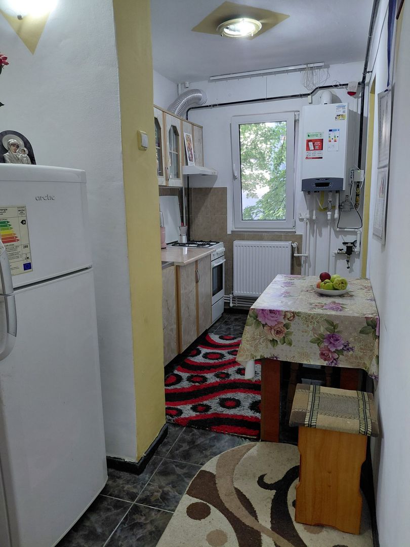 Apartament 2 camere, 45 mp, Micro 40 – Etaj 3/4, centrală termică, balcon - Poză 12