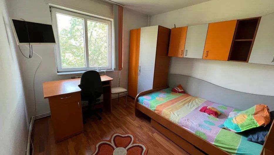 AP. 3 CAMERE - RAHOVA, CENTRALA PROPRIE, BUCATARIE INCHISA, PARCARE - Poză 4