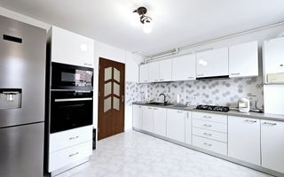 Apartament cu 2 camere decomandate de vanzare, Cetate - Poză 1