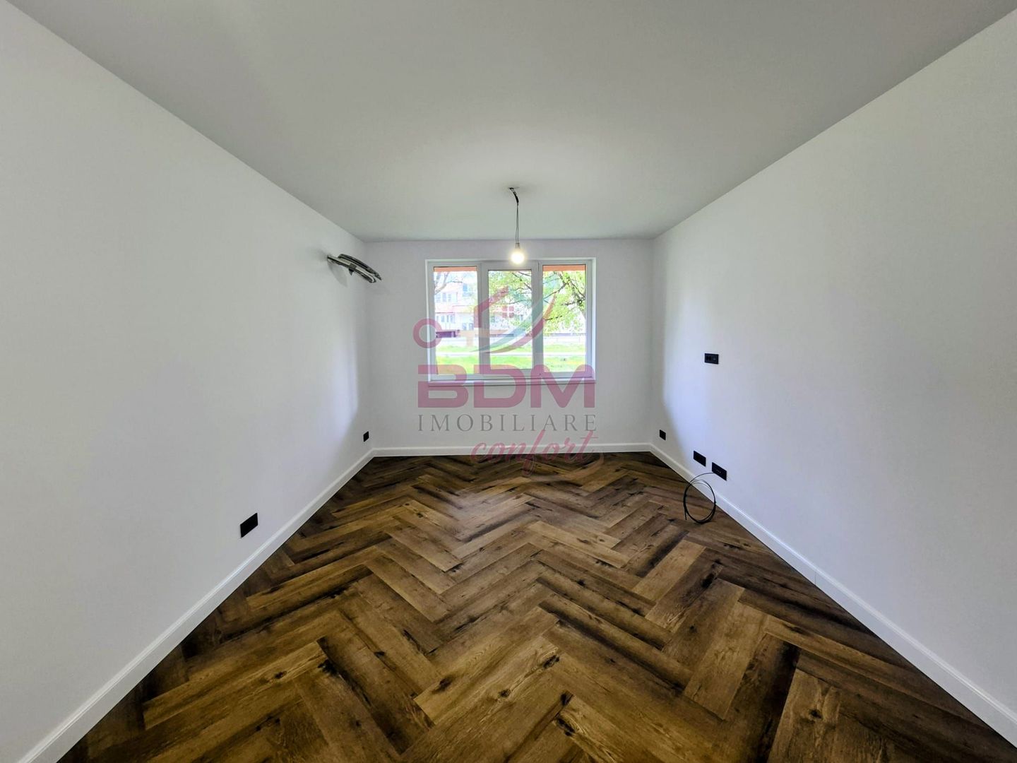 COMISION 0 | Apartament 2 camere | decomandat | zona Micro 1 - Poză 1