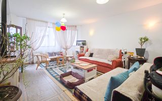 Casă spațioasă de vânzare – Strada Republicii nr. 105, Dragomirești - Poză 4