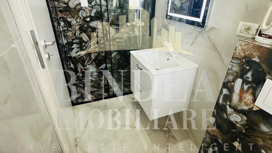 Casa finisaje de inalta calitate, 144mp utili, 350mp teren Giarmata - Poză 2