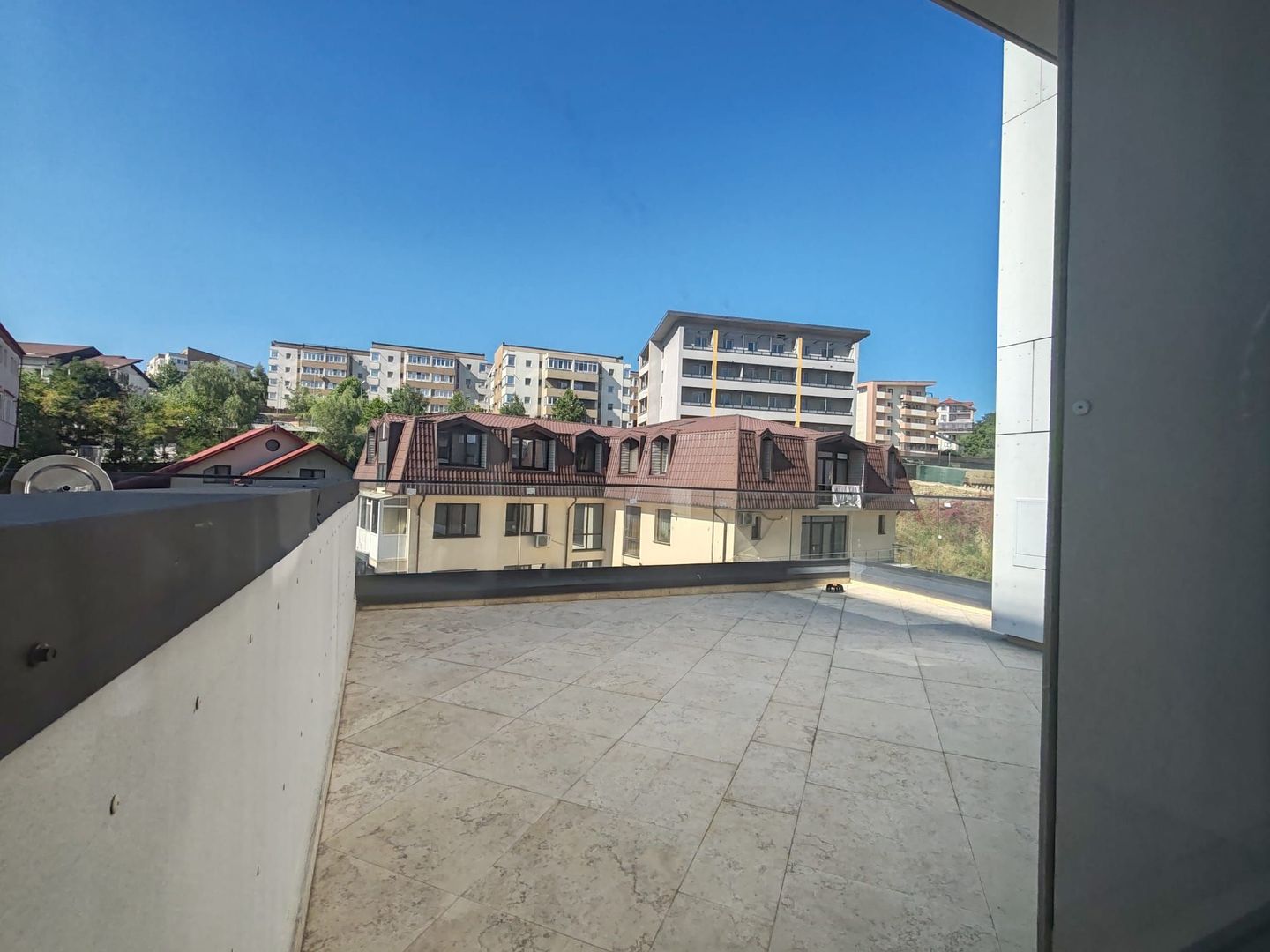 Apartament 2 camere cu terasa incalzita-84mp-145000euro- Pacurari - Poză 7