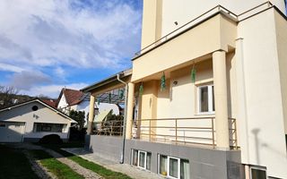 Casă de lux D+P+1, Cetate Alba Iulia, 616 mp, teren 937 mp, 2 garaje - Poză 2