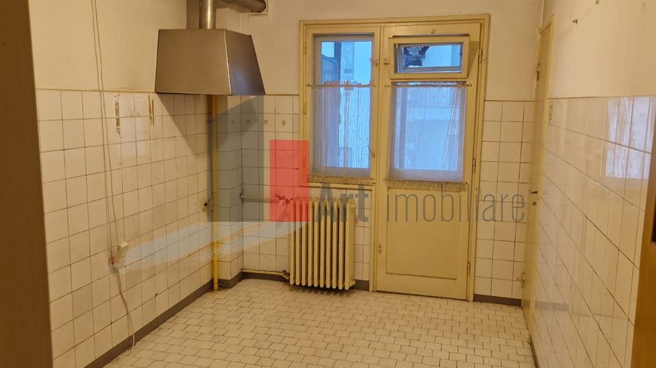 Apartament 4 cam, 30 m Calea Victoriei, 3 minute de Piata Victoriei. - Poză 9