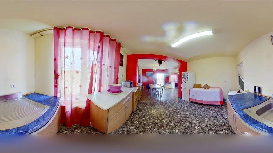 Camin primitor pe compozitie particulara, curte individuala - Poză 9