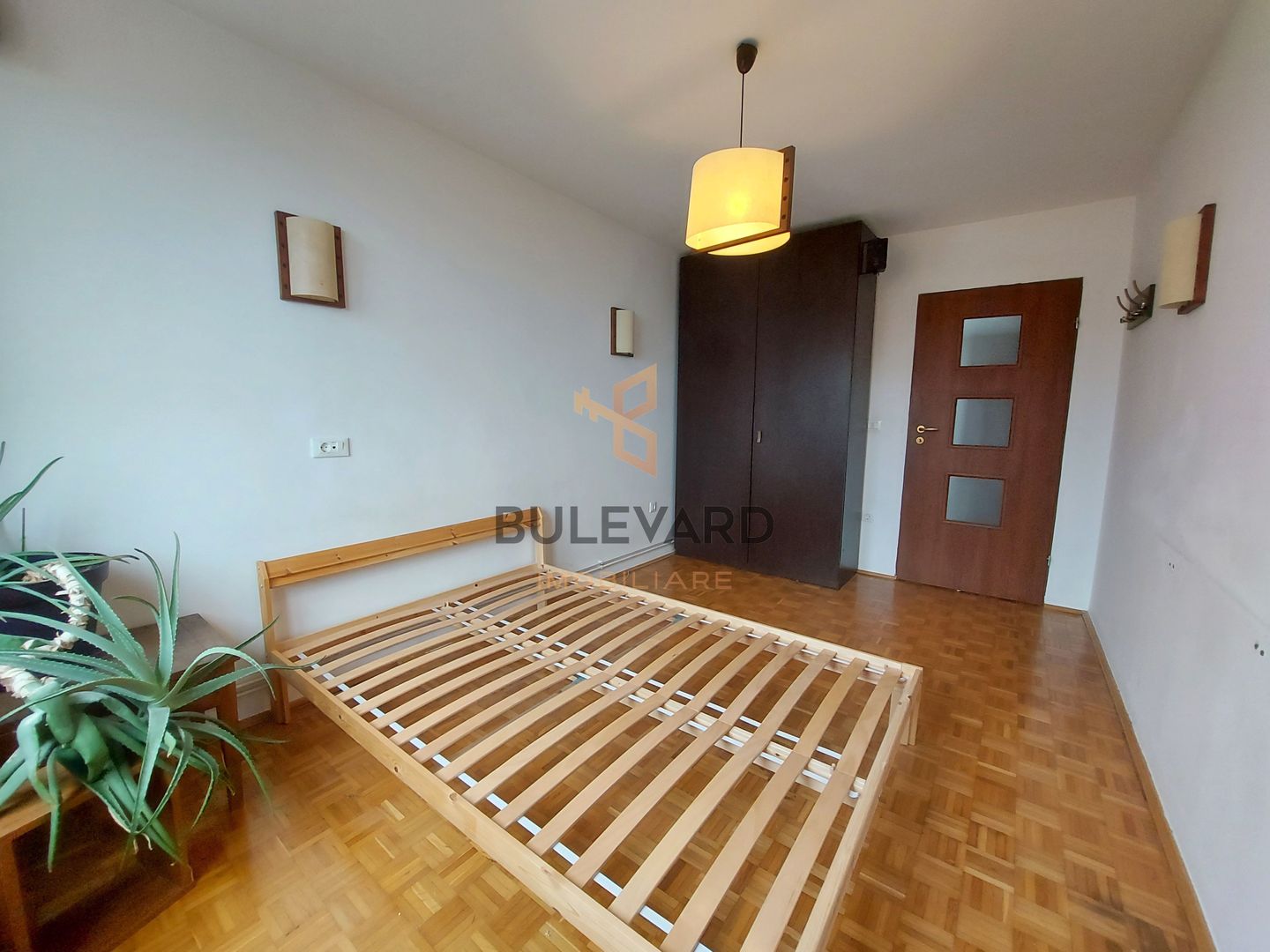 Apartament cu 3 camere decomandate, zona Pietii Hermes! - Poză 4