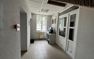 De Vânzare Clădire comercială cu depozit și parcare tiruri. 17 ari. - Poză 10