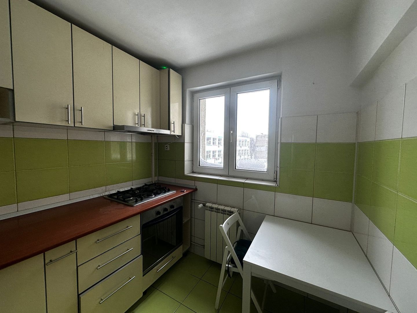 Apartament 3 camere, etaj 2, balcon închis, mobilat complet, Pantelimon - Poză 6