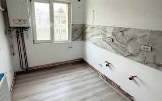 Apartament modern 3 camere, 2 băi, balcon și boxă – Zona Șagului - Poză 2