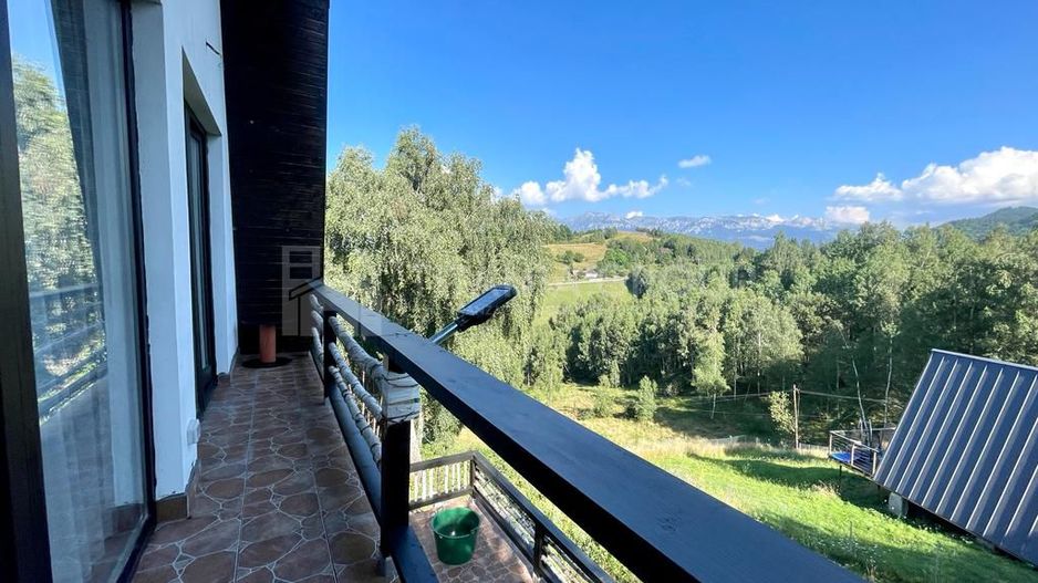 INVESTITIE Vila moderna + vila la rosu, teren 1480 padure - Poză 17