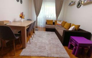 Vând apartament 3 camere Micro 16 - Poză 1