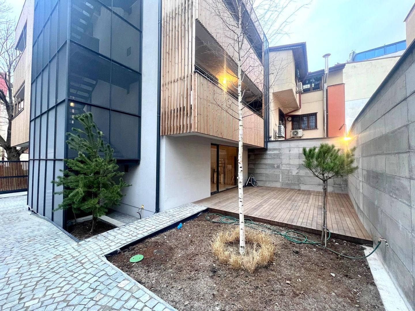 Duplex 4 camere cu 50mp gradina proprie | parcare Dorobanti - Poză 1