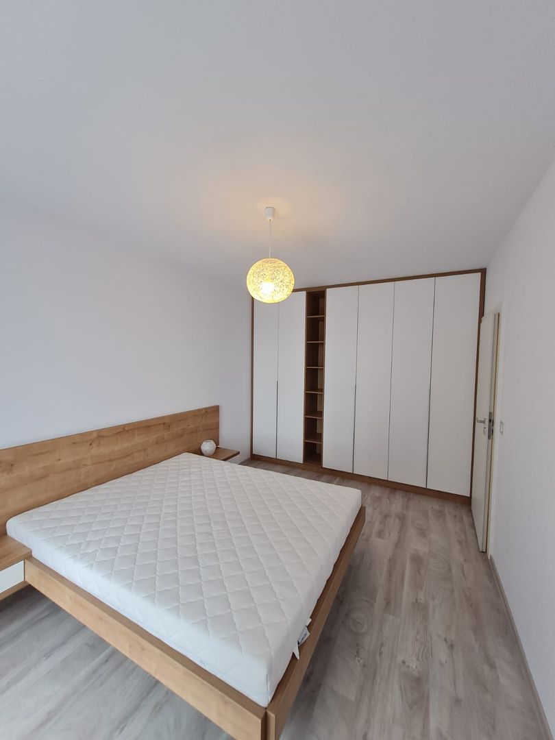 Lux la 10 minute de Iulius Town - Poză 9