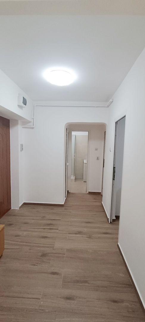 Apartament cu 2 camere, mobilat in blocul Onix-Grivitei - Poză 11