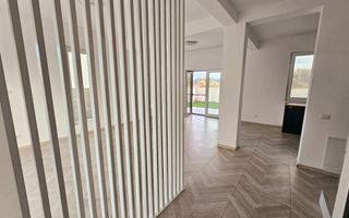 Vila la intrare in comuna Berceni - Poză 8