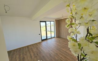 Vila individuala-420mp teren-pod- dormitor matrimonial cu dressing - Poză 1