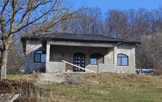 Casă pe platou, liniște și natură – Boțești, Argeș